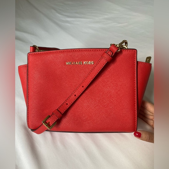 Michael Kors Small Leather Bag (Great Condition) - Picture 2 of 6